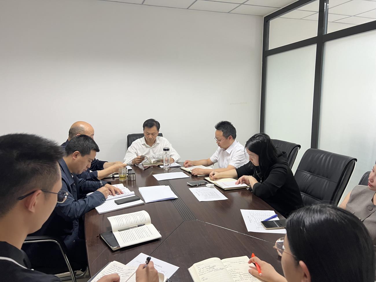 市口岸物流发展中心党支部召开党纪学习教育第二次集体学习会